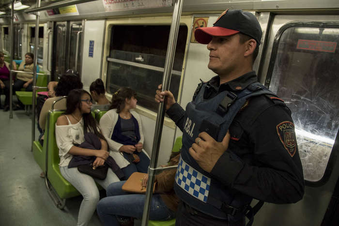 Detienen a tres por tocamientos de tipo sexual en el Metro | Capital México