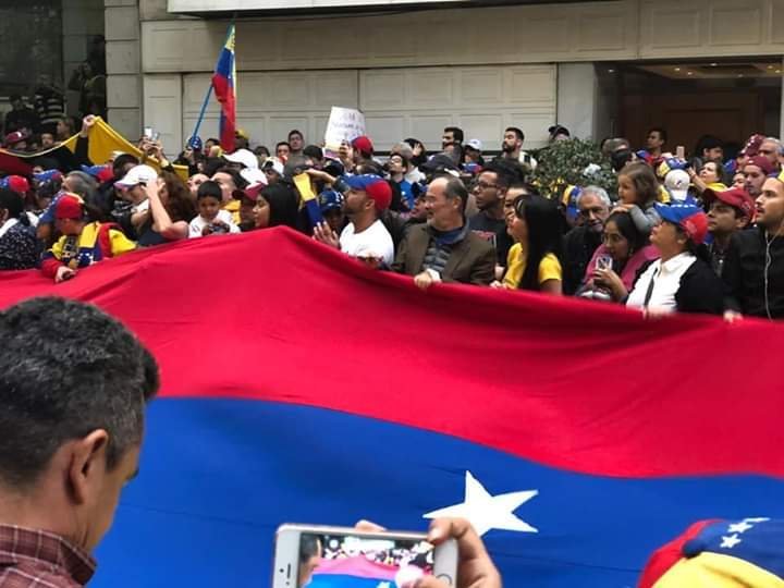 Madero protesta contra Maduro