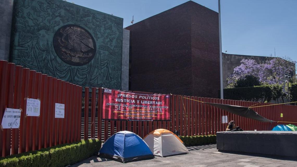 Congelan reforma educativa por desacuerdos con CNTE