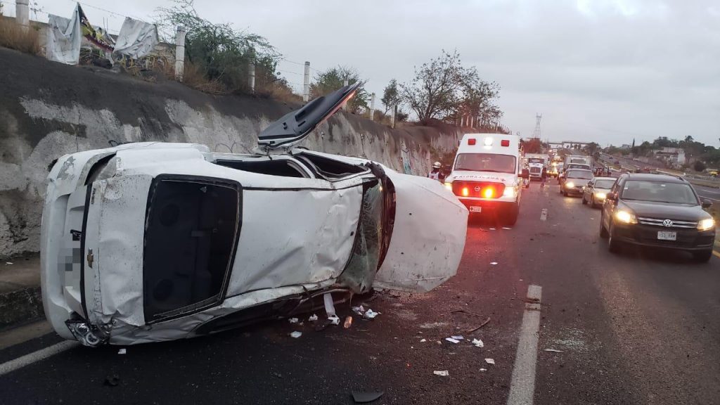 Automovilista falleció en desviación a Tepoztlán