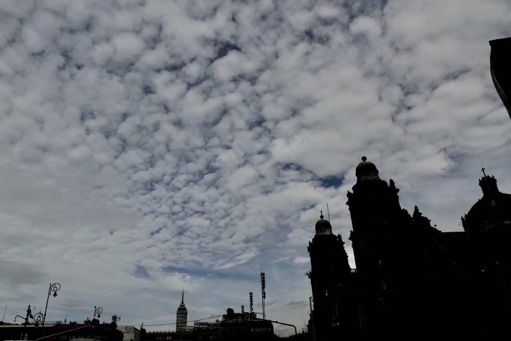 Se espera una temperatura máxima de 21 a 23 grados Celsius y una mínima de 11 a 13 grados para la Ciudad de México (CDMX).