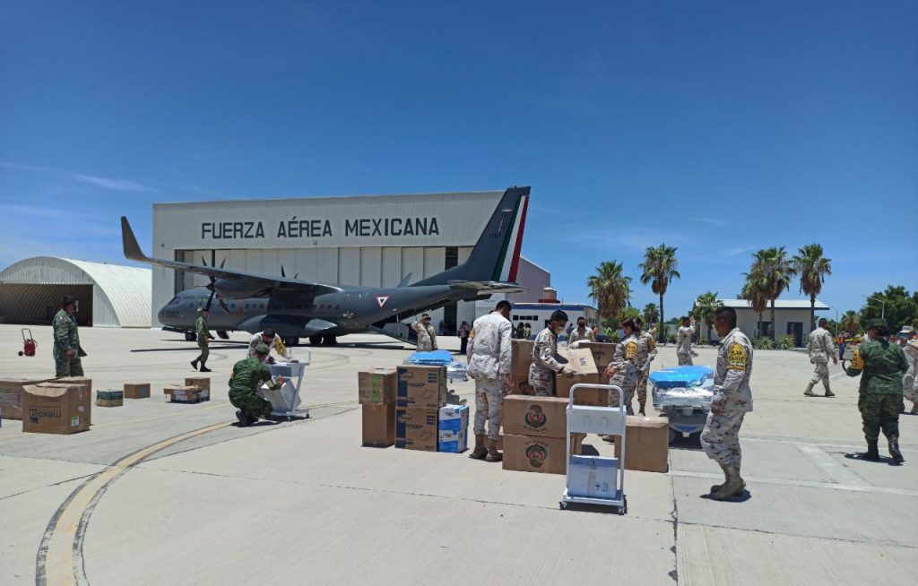 SEDENA trasladó 1,370 toneladas de insumos y material médico de Covid-19 a la Paz, BCS