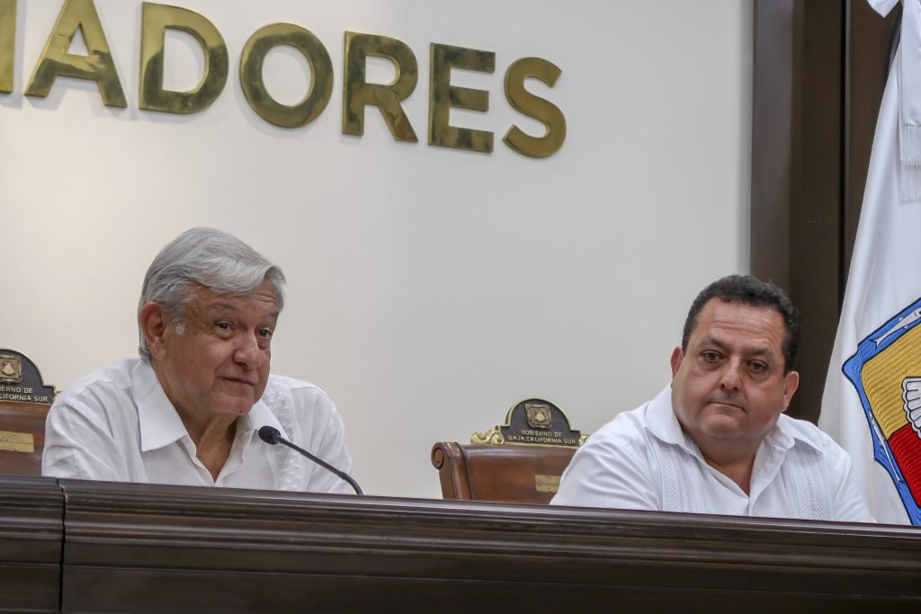 Reitera Carlos Mendoza Davis invitación al presidente para reunirse con los gobernadores