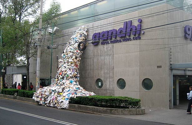 Librería Gandhi en Miguel Ángel de Quevedo cierra para renovarse