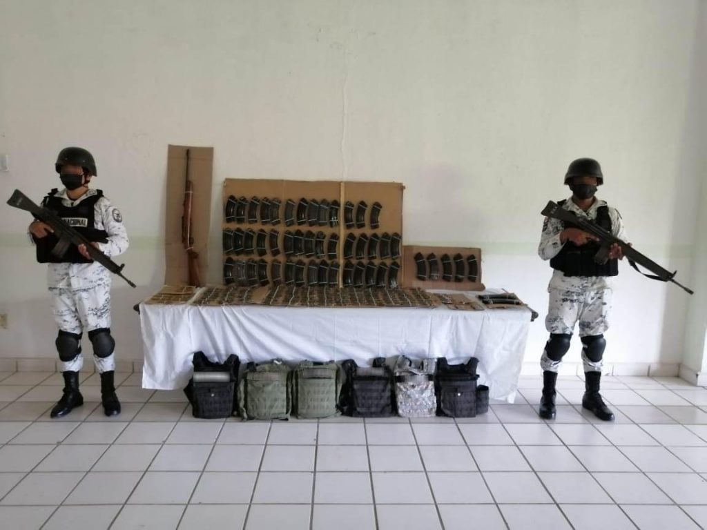 Guardia Nacional aseguró armas, equipo táctico y narcóticos en Guerrero