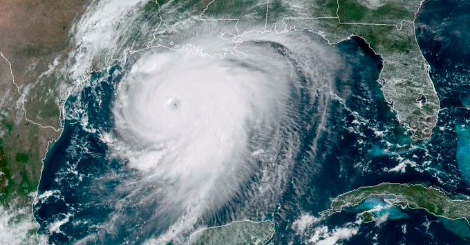 Laura es ahora un huracán de categoría 4 extremadamente peligroso con vientos de 225 km/h, según el más reciente reporte del NHC. Laura podría intensificarse aún más según el NHC, se espera que toque tierra después de la medianoche cerca de la frontera de Texas y Louisiana.
