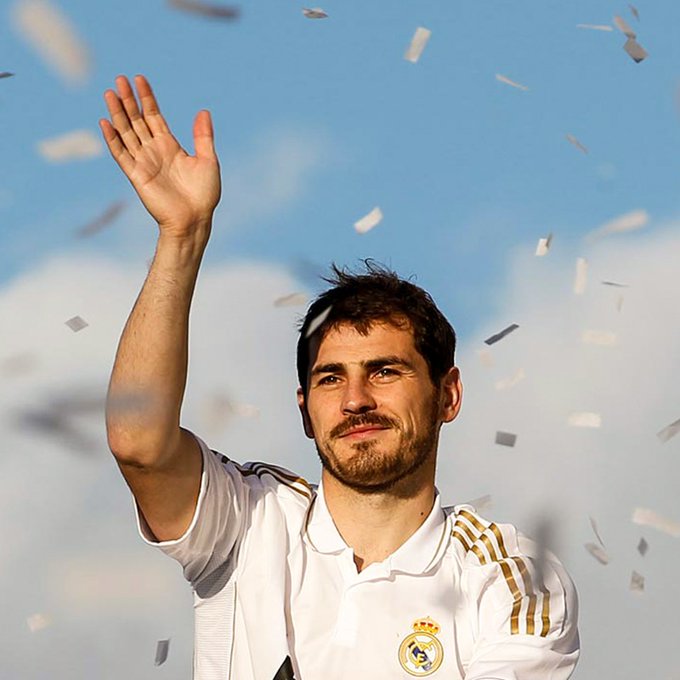 Iker Casillas le dice adiós al futbol