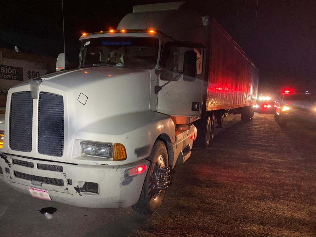 Guardia Nacional recuperó tracto camión robado con 36 toneladas de maíz en Guanajuato