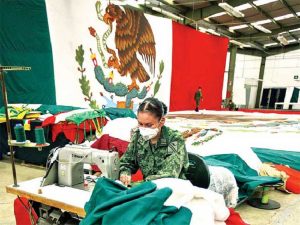 Conoce la elaboración de las banderas de México por el Ejército mexicano