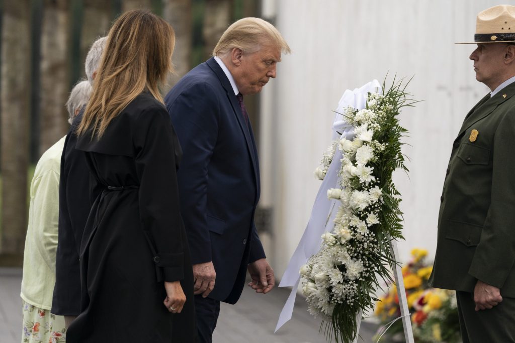 Donald Trump pide “unidad” en recuerdo a víctimas del 11-S