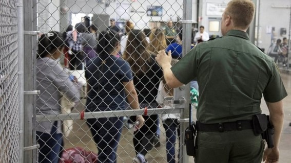 En centros de migrantes en EUA denuncian extracción de úteros