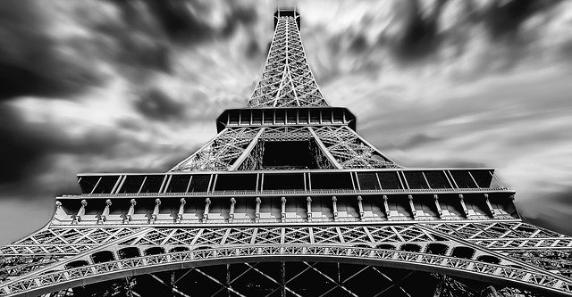 Torre Eiffel reabre tras falsa alerta de bomba