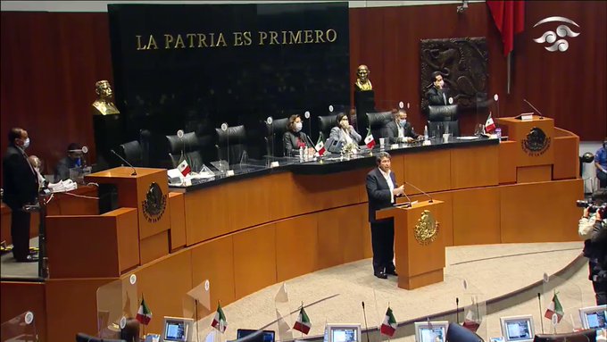 Ricardo Monreal plantea ajustes a la Constitución para solicitar una consulta popular