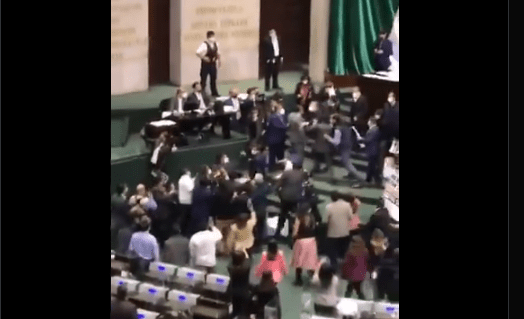 Cámara de Diputados confrontación Foto: Internet