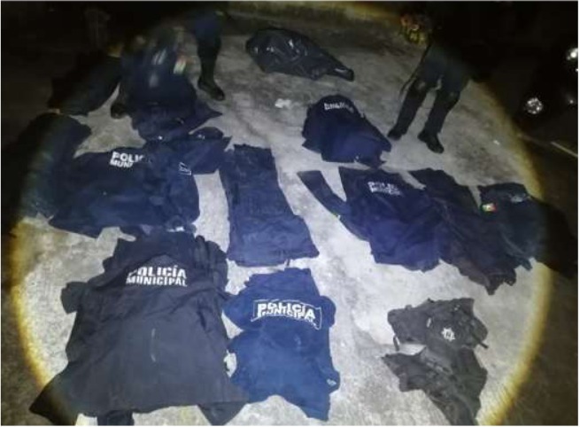 SEDENA y la Policía Estatal de Guerrero aseguraron uniformes y equipo táctico