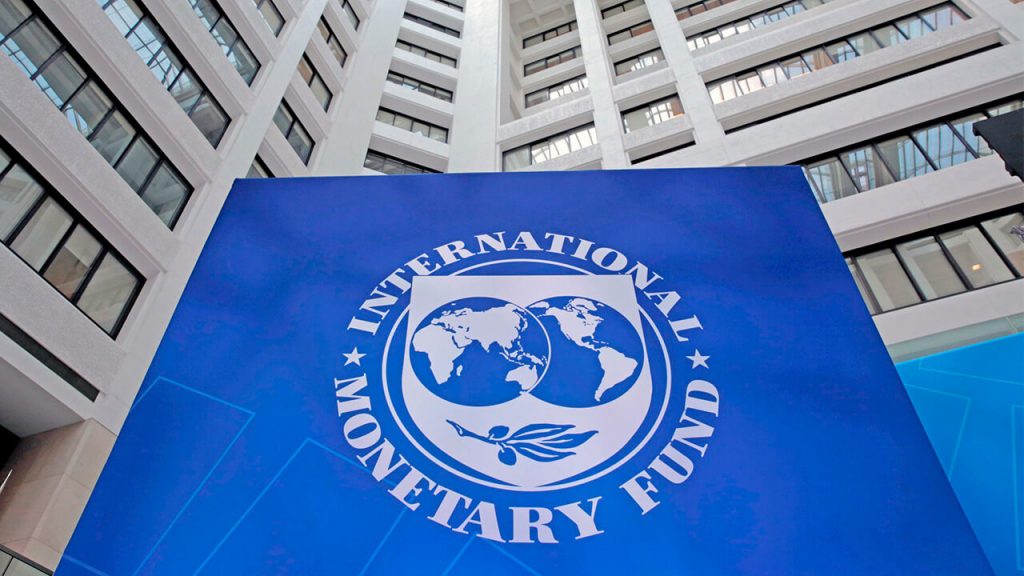 FMI ajustó pronóstico de economía mexicana, preve contracción de 9%