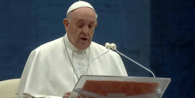 Papa Francisco apoya uniones civiles entre parejas del mismo sexo
