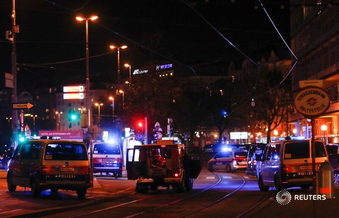 En Viena, Austria, tras reportes de disparos a policía reportan varios heridos