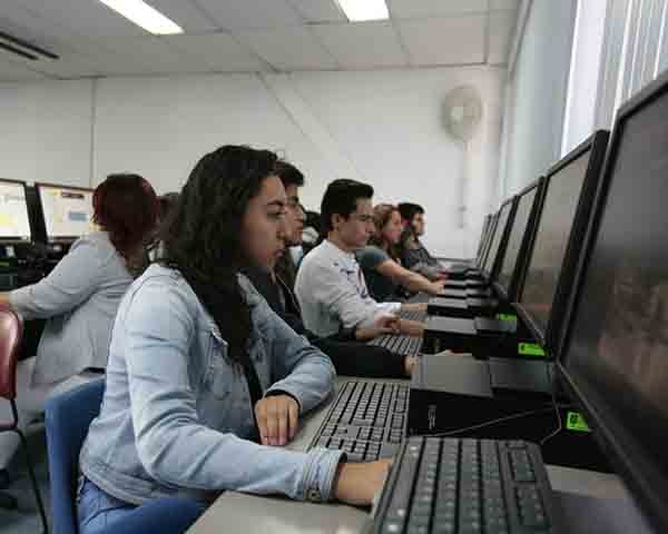 IPN apoyará a estudiantes de bajos ingresos con internet para las clases a distancia Foto: IPN