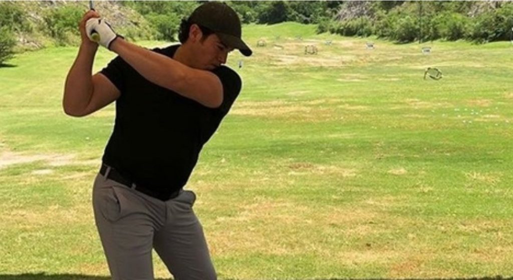 Tunden a Samuel García por su 'difícil' juventud jugando golf