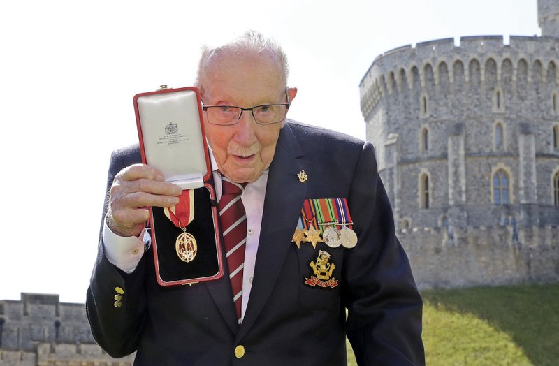 Muere veterano británico que recaudó fondos en pandemia Foto: AP
