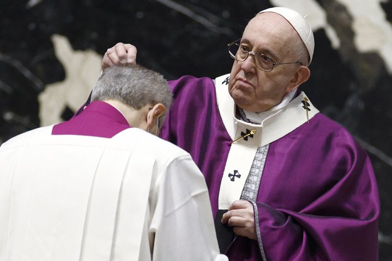 El papa oficia ceremonia reducida de Miércoles de Ceniza Foto: AP