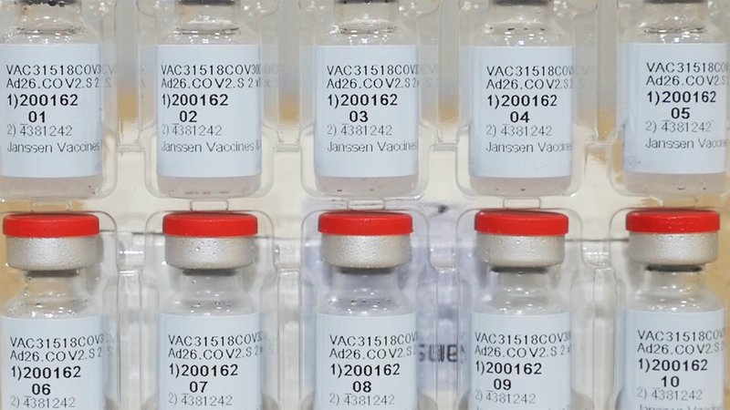 Una sola dosis de la vacuna J&J previene el COVID-19