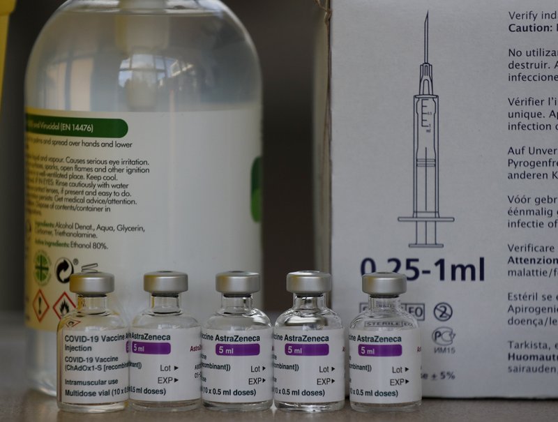 Vacuna AstraZeneca parece eficaz contra variante británica Foto: AP