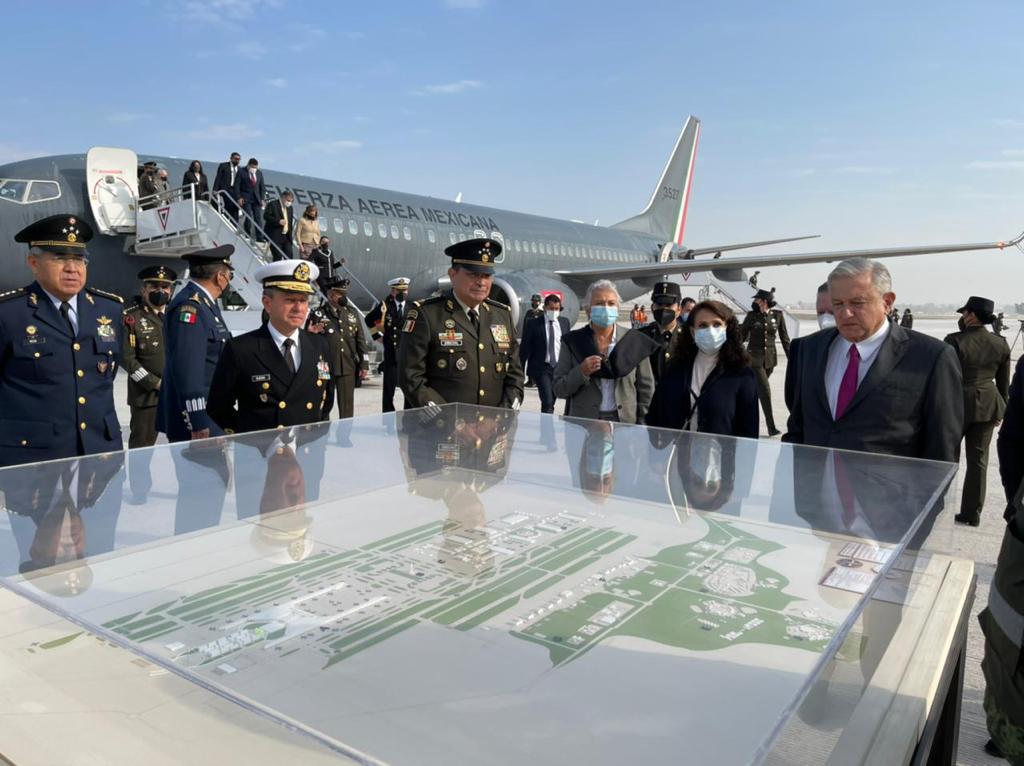 AMLO estrenó pista militar en el aeropuerto Felipe Ángeles