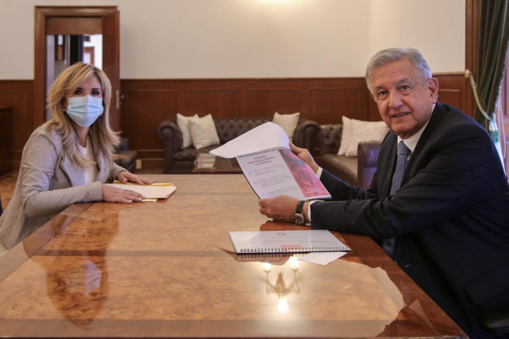 AMLO dialoga con gobernadora de Sonora Foto: Presidencia