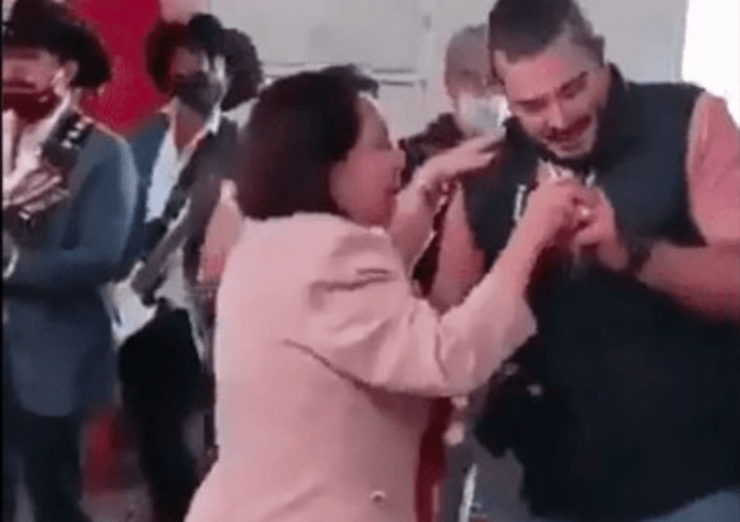 Candidata para Gobernadora de Querétaro por Morena bailó sin cubrebocas