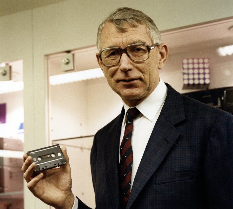 Falleció Lou Ottens, inventor del casete de audio