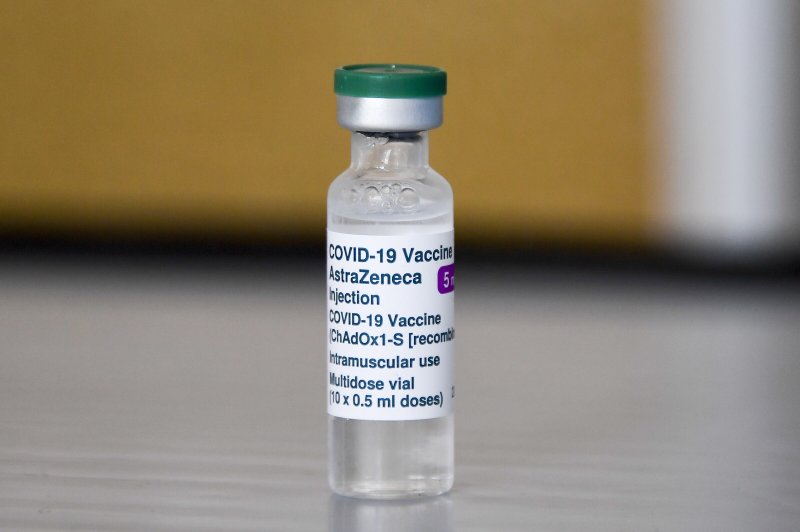 Vacuna de AstraZeneca logra efectividad del 79% en un ensayo