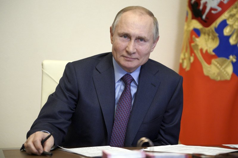Putin recibe vacuna COVID-19, pero no frente a las cámaras