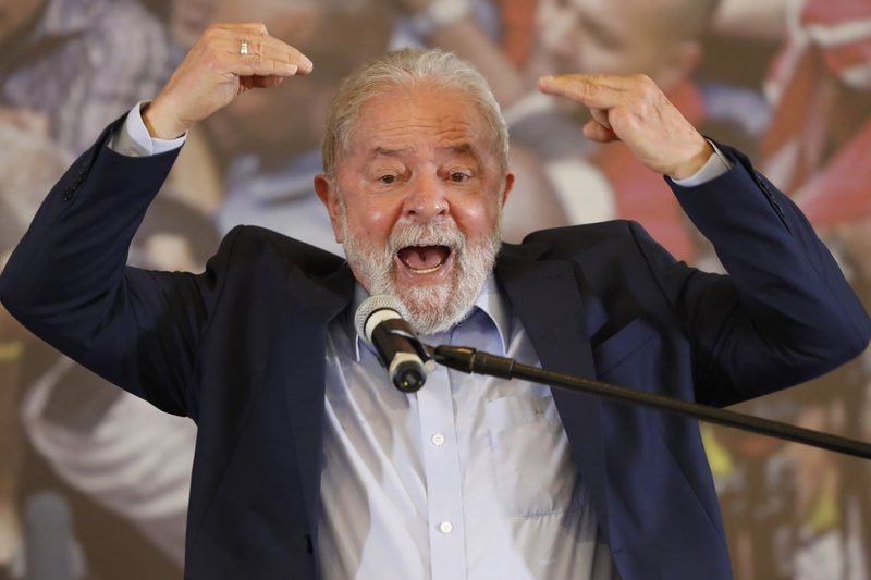 Lula critica a Bolsonaro; no aclara si será candidato