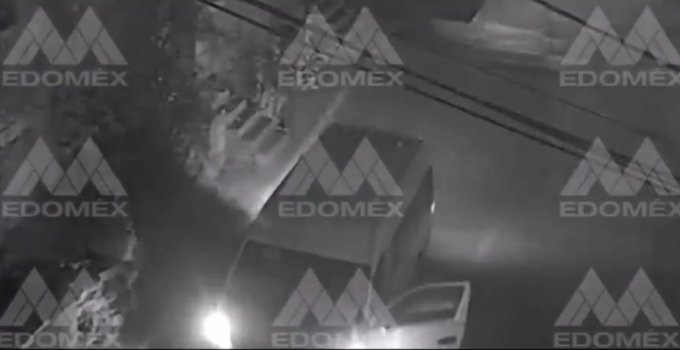 Chofer de combi secuestra y asalta a pasajera; la abandona en Tultitlán (Video)