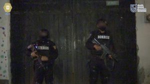 Policía CDMX detuvo en Xochimilco a "La Rocker" distribuidora de narcóticos