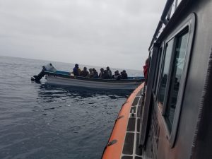 Semar rescató a 13 personas que estaban a la deriva en costas de Baja California