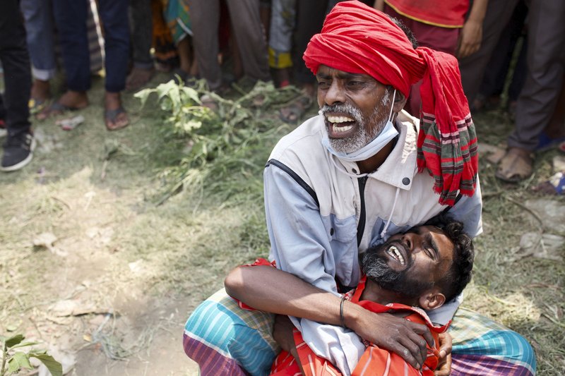 Al menos 25 muertos en un naufragio en Bangladesh Foto: AP