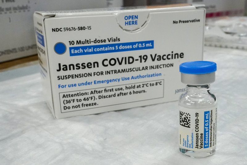EUA recomienda pausar vacuna COVID-19 de J&J por trombos