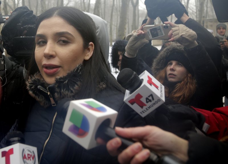 Abogada: Esposa de “El Chapo” pasa en celda 22 horas al día Foto: AP