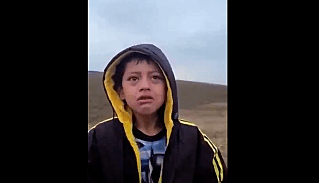 Me dejaron botado: asegura niño migrante abandonado (Video)
