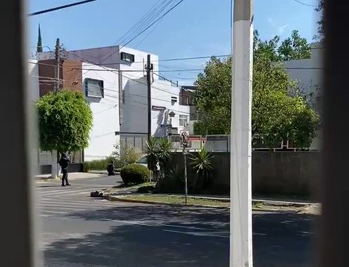 Fuerte balacera entre policías y civiles en Chapalita, Jalisco; al menos 2 muertos 