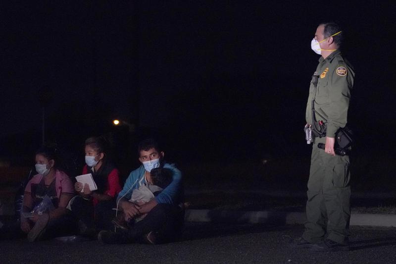 EUA comienza a reunir a algunas familias separadas en la frontera con México Foto: AP