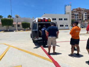Semar evacuó médicamente a una persona extranjera en costas de Cabo San Lucas, BCS