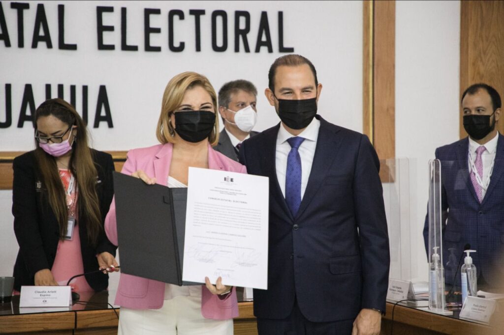 Maru Campos recibió constancia de mayoría como gobernadora electa de Chihuahua
