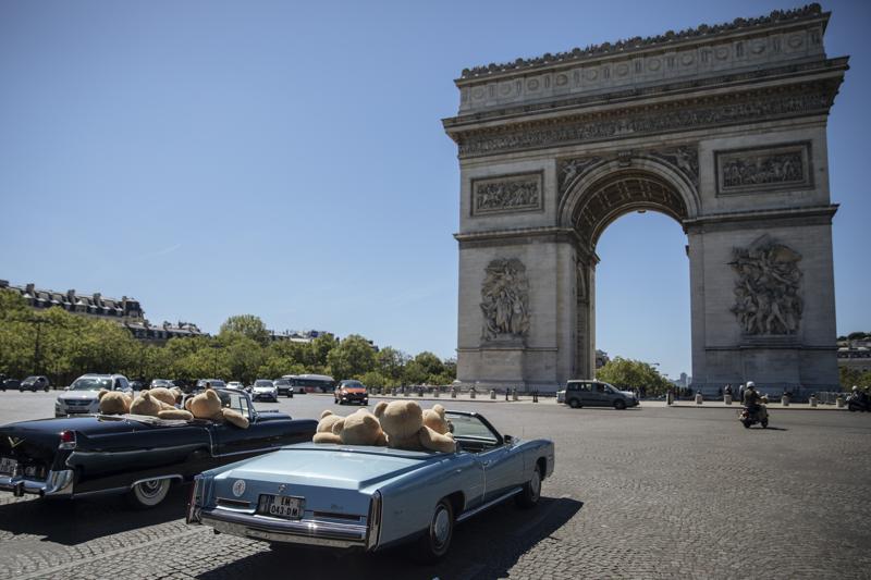 Francia levanta obligación de mascarilla y toque de queda Foto: AP