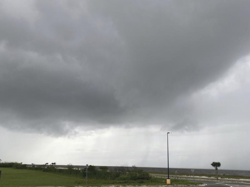 Sistema de tormentas golpea Golfo de México con lluvias