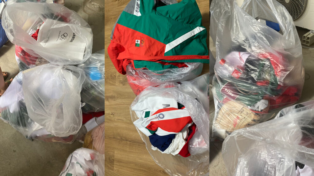 Equipo mexicano de Softbol tira uniformes a la basura en Tokio