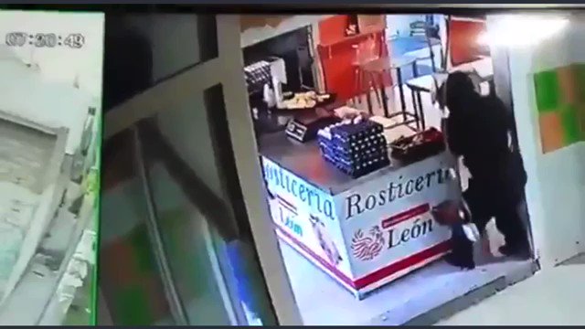Secuestran a empleada de rosticería en Guanajuato (Video)